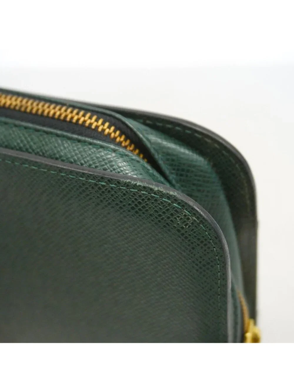 Louis Vuitton Clutch Taiga Baikal Epi